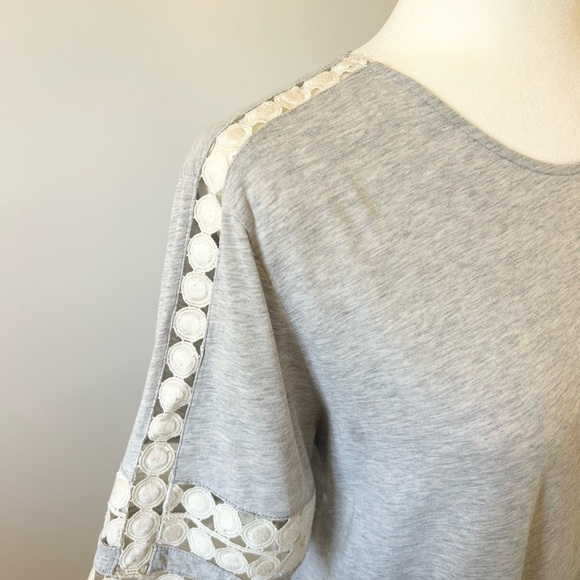 JCREW Soft Gray T-Shirt with Lace Detail on Sleeves - size Medium - Picture 5 of 7